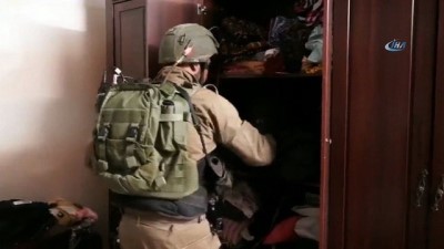 İsrail Askerleri Batı Şeria'da 13 Filistinliyi Gözaltına Aldı