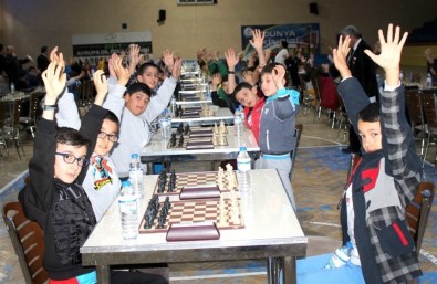 Kardelen Koleji 'Şehitleri Anma' Satranç Turnuvası Büyük İlgi Gördü