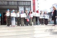 TÜRK TARIHI - Miniklerden 'Çanakkale Geçilmez' Gösterisi