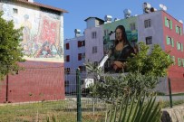 VİNCENT VAN GOGH - 'Mona Lisa' Mersin'deki Konutların Duvarını Süslüyor