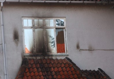 Türk Elçiliğine Saldıran 4 Şüpheli Aranıyor