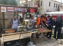 ULTRASLAN - Ultraslan Foça, Çanakkale Şehitleri İçin Lokma Döktürdü