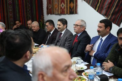 Başkan Eroğlu, Sivas Tokatlılar Derneğini Ziyaret Etti