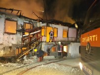 YEŞILTEPE - Başkent'te Alevli Gece... Çıkan Yangınlarda 3 Ev Bir İş Yeri Kullanılmaz Hale Geldi
