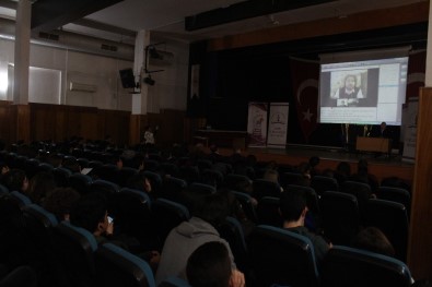 Harvard'lı Türk, Öğrencilere Canlı Bağlandı