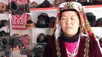 KIRGIZ TÜRKLERİ - Kırgız Türklerince Üretilen 'Börkler'e Talep Arttı