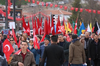 Kırşehir'de 15 Bin Kişi Mehmetçiğe Destek İçin Yürüdü