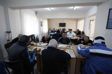 Kocaeli'de Kimsesizlerin Güvenliği Belediye Ekiplerine Emanet