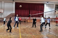 VOLEYBOL MAÇI - Mamak Protokolü Sahada