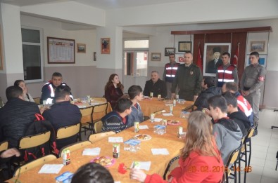 Öğrenciler, Afrin'e Destek İçin Jandarmayı Ziyaret Etti