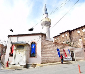 Restorasyonu Tamamlanan Tarihi Kirazlı Mescid Camii, Cuma Namazıyla Tekrar İbadete Açıldı