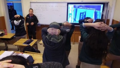 Van'da Okulda Deprem Ve Kurtarma Tatbikatı