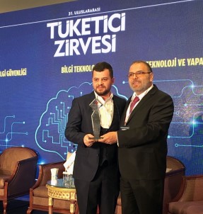 Aura Cebilon Unique'e Bir Ödül Daha