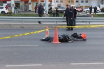 SERVİS OTOBÜSÜ - Aynı Yolda 24 Saat İçinde İkinci Kaza Açıklaması 1 Ölü