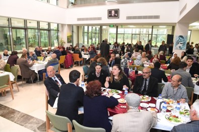 Başkan Böcek, Yaşlılar Haftasını Kutladı