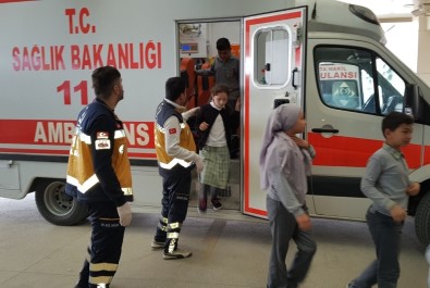 Beden Dersinde Kaşınmaya Başlayan 13 Öğrenci Hastaneye Kaldırıldı