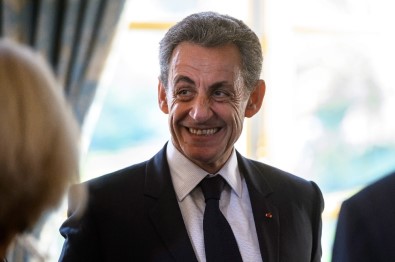 Eski Fransa Cumhurbaşkanı Sarkozy gözaltına alındı