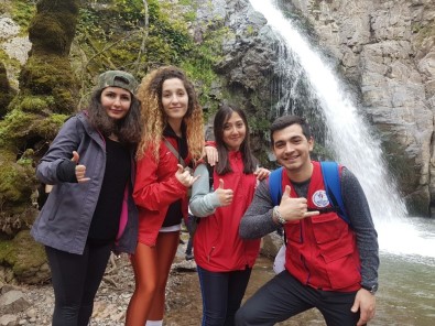 Manisalı Gençler 'Hayat Doğada' Dedi Türkmen Şelalesine Yürüdü