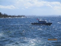 DENİZ POLİSİ - Pendik'te Denizde Bulunan Cesede Lodos Engeli