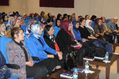 Şırnak Belediyesi 'Aile Ve Çocuk İlişkisi' Konulu Konferans Düzenledi