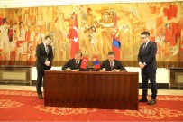 MOĞOLISTAN - Başbakan Yardımcısı Çavuşoğlu, Moğolistan Savunma Bakanı İle Görüştü