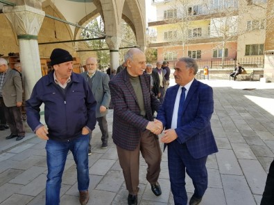 Başkan Özkan'dan Yaşlılara Ve Down Sendromlulara Ziyaret