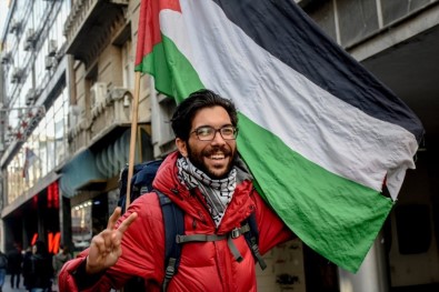İsrail Zulmüne Karşı, İsveç'ten Filistin'e Yürüyor