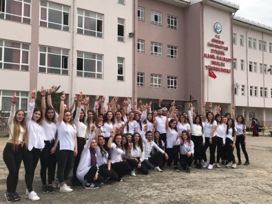 One Billion Rising'e Giresun'da Üniversitesi Öğrencilerinden Destek