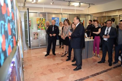 'Resim Dostları' Karma Resim Sergisi ESOGÜ'de Ziyarete Açıldı