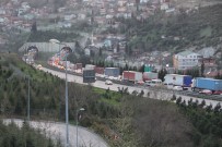 TEM'de Zincirleme Kaza Trafiği Kilitledi
