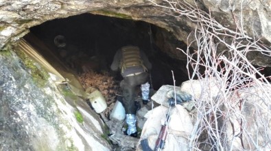 Tunceli'de 6 Sığınak, 2 Mağara İmha Edildi