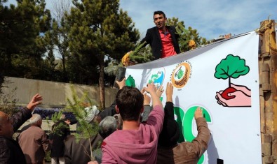 Yozgat'ta 10 Bin Fidan Dağıtıldı