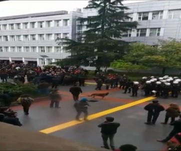 Boğaziçi Üniversitesinde Polis Müdahalesi Açıklaması 8 Gözaltı