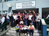 EĞITIM İŞ - Down Sendromlu Öğrenciler Kendi Günlerinde Doyasıya Eğlendi