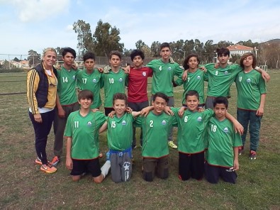 Foça'da Okulları Futbol Turnuvası Başladı