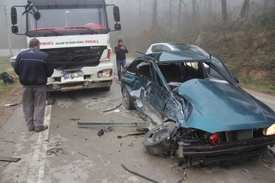Hafriyat Kamyonu İle Otomobil Çarpıştı Açıklaması 1 Yaralı