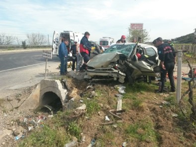 Manisa'daki Kazada Ağır Yaralanan Sürücü Kurtarılamadı