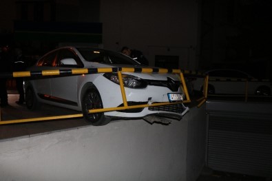 (Özel) Polisten Kaçan Alkollü Sürücü Böyle Kaza Yaptı