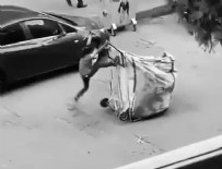 KAĞIT TOPLAYICISI - Sosyal medya bu görüntüleri konuşuyor