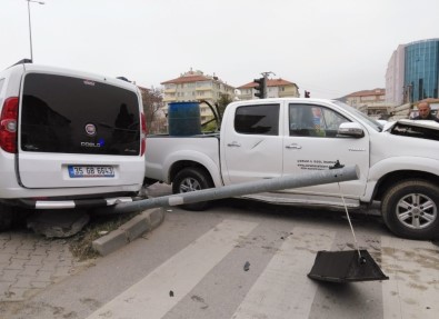 Sungurlu'da Trafik Kazası Açıklaması 5 Yaralı