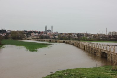 Tunca Nehri 'Kırmızı Alarm' Seviyesine Yükseldi