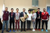 TENİS KULÜBÜ - Akdenizli Tenisçiler 2 Madalya Birden Kazandı