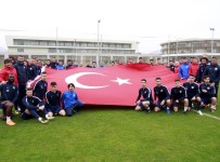 SÖZLEŞMELİ ER - Antalyaspor'dan Şehitlere Bayraklı Saygı