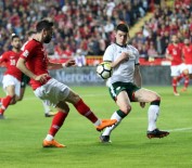 HAKAN ÇALHANOĞLU - İlk Yarı Sessiz Bitti