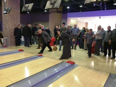 İzmit'in Yaşlıları Bowlingde Yarıştı