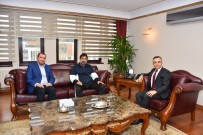 ÜNAL KARAMAN - Kardemir Karabükspor Teknik Direktörü Karaman'dan Vali Çeber'e Ziyaret