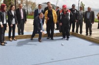 İLKAY - Kaymakam Erdinç Dolu Yaşlılar İle 'Bocce' Oynadı