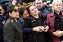 YUSUF ZIYA YıLMAZ - Şehit Pilotun Cenazesi Gözyaşlarıyla Karşılandı