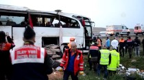 Aksaray'da Yolcu Otobüsü Şarampole Devrildi Açıklaması 4 Ölü, 27 Yaralı