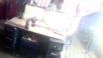 EV HAPSİ - Hırsızlık Yapıp Dolmuşla Kaçtı
